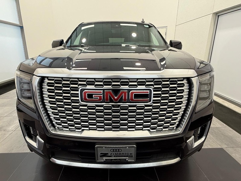 GMC Yukon Vehicle Image 7