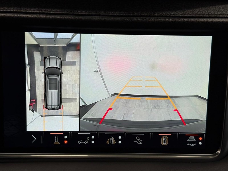 GMC Yukon Vehicle Image 22