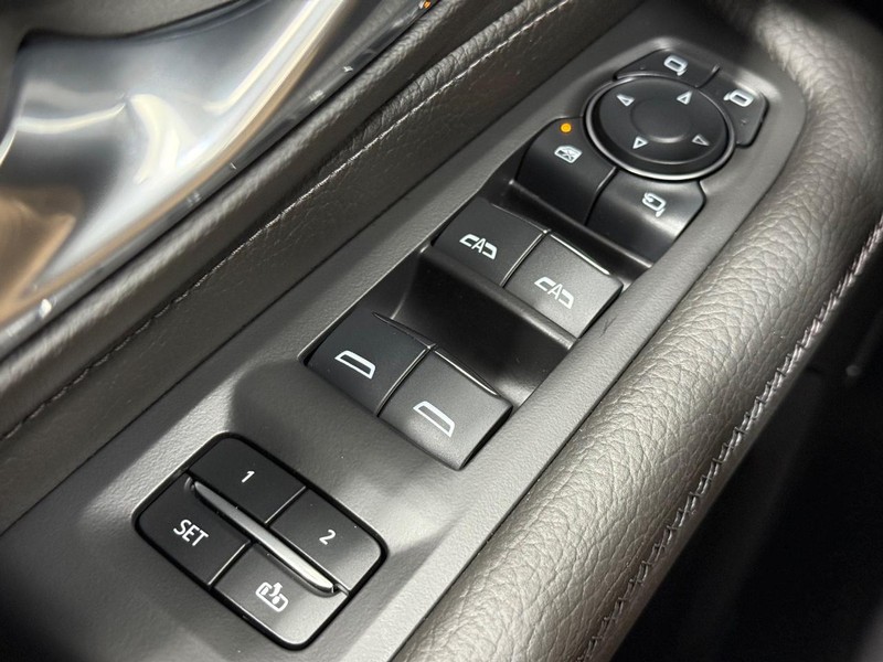 GMC Yukon Vehicle Image 23