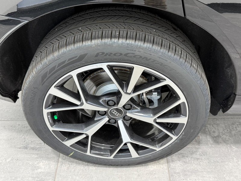 Audi Q3 Vehicle Image 3