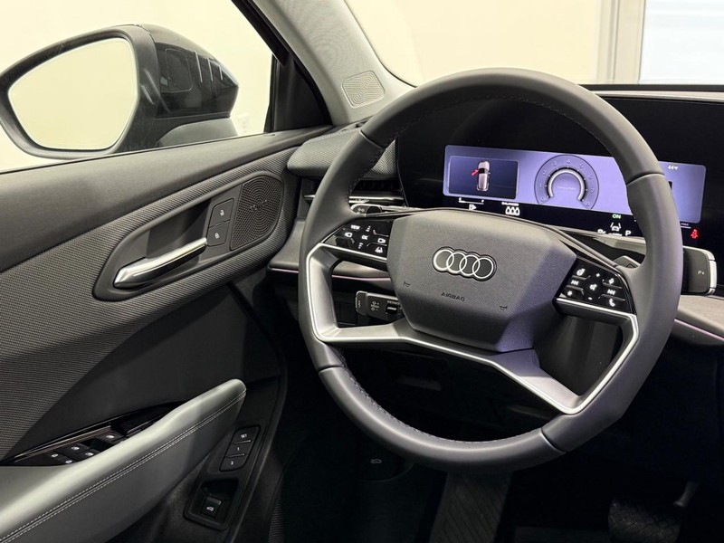 Audi Q3 Vehicle Image 8