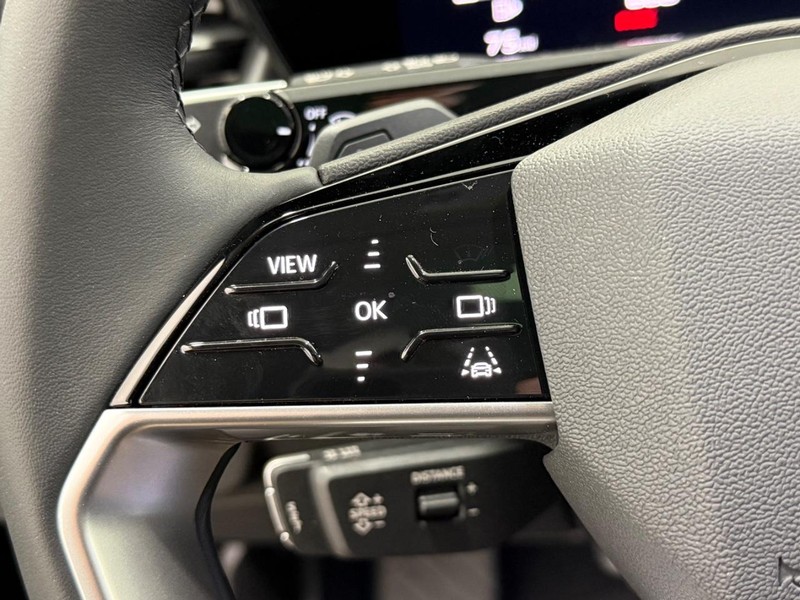 Audi Q3 Vehicle Image 10