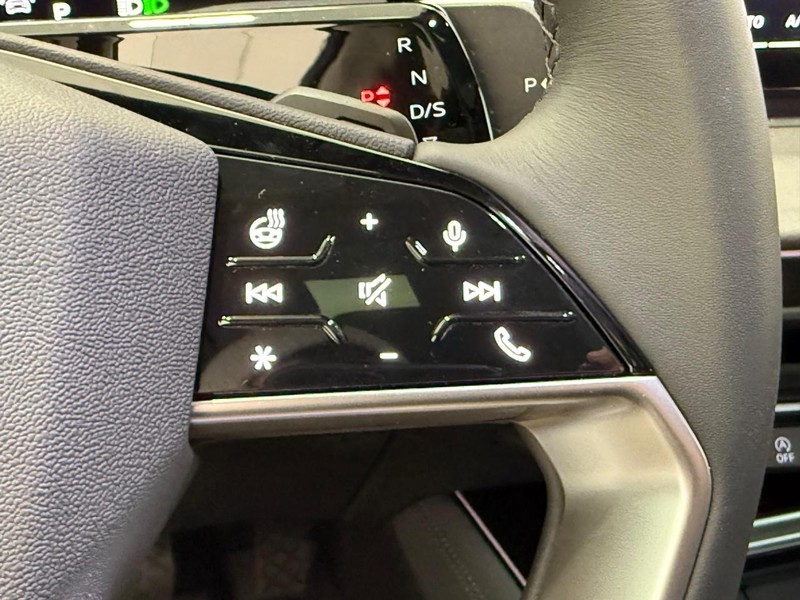 Audi Q3 Vehicle Image 11