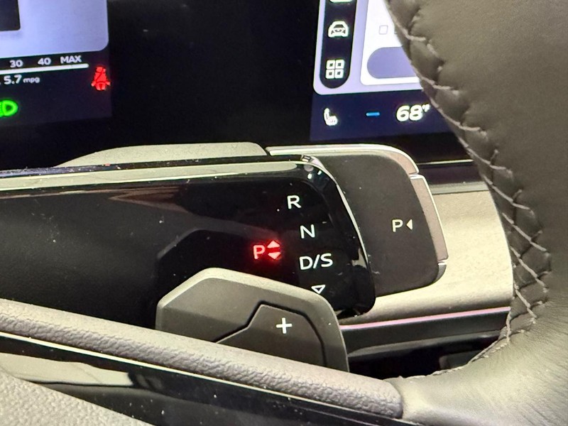 Audi Q3 Vehicle Image 12