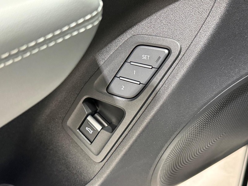 Audi Q3 Vehicle Image 15