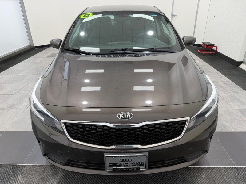 Kia Forte Vehicle Image 7