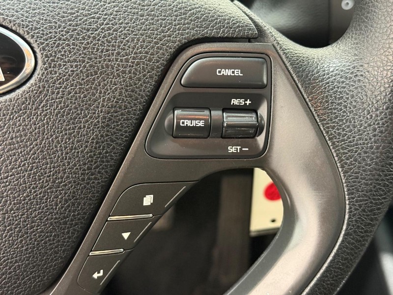 Kia Forte Vehicle Image 15