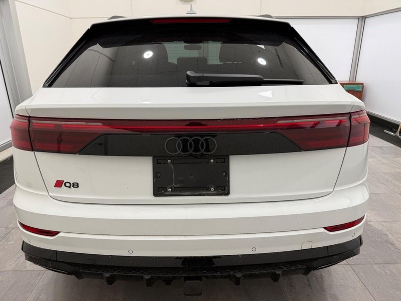 Audi Q8 Vehicle Image 3