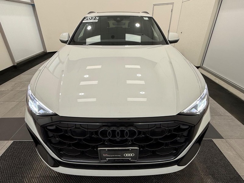 Audi Q8 Vehicle Image 7