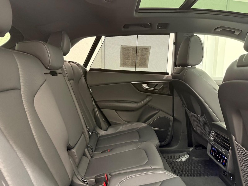 Audi Q8 Vehicle Image 8