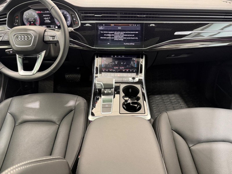 Audi Q8 Vehicle Image 9