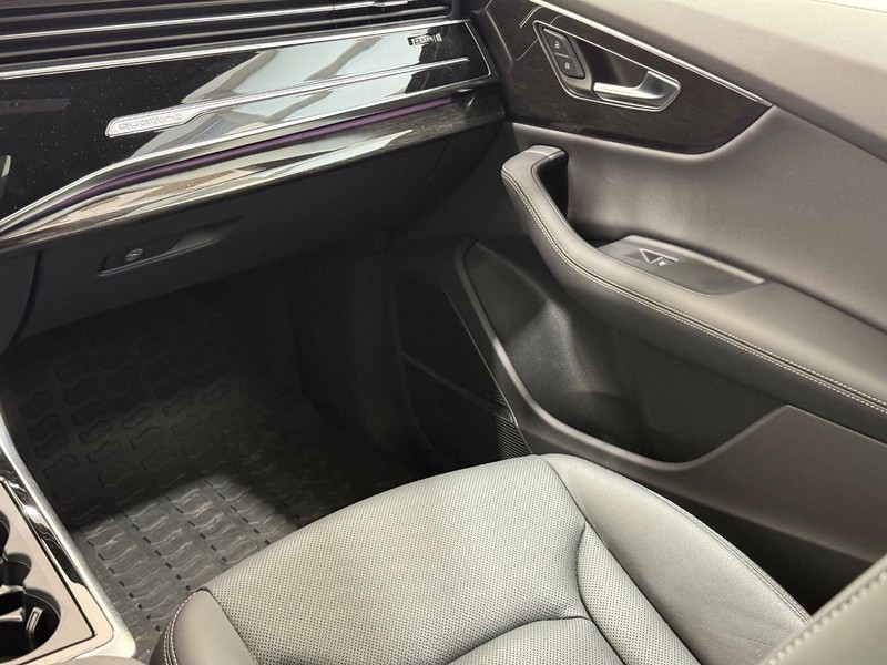 Audi Q8 Vehicle Image 13