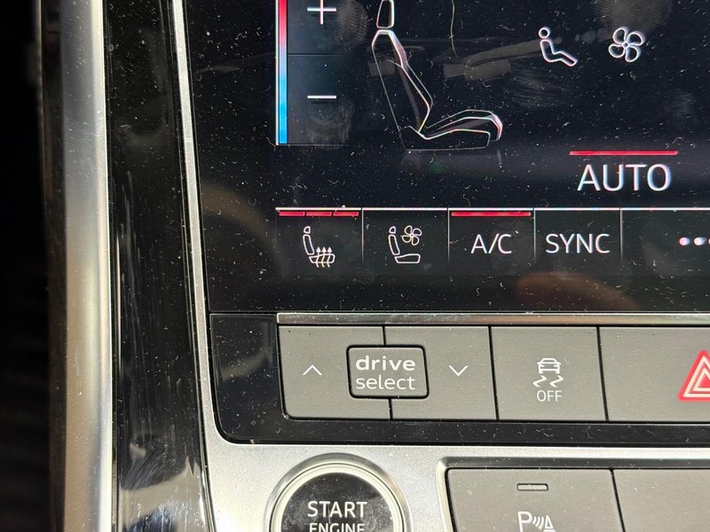 Audi Q8 Vehicle Image 18