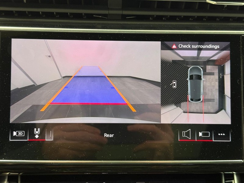 Audi Q8 Vehicle Image 19