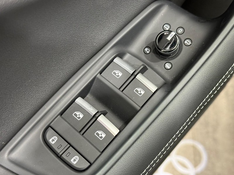 Audi Q8 Vehicle Image 20