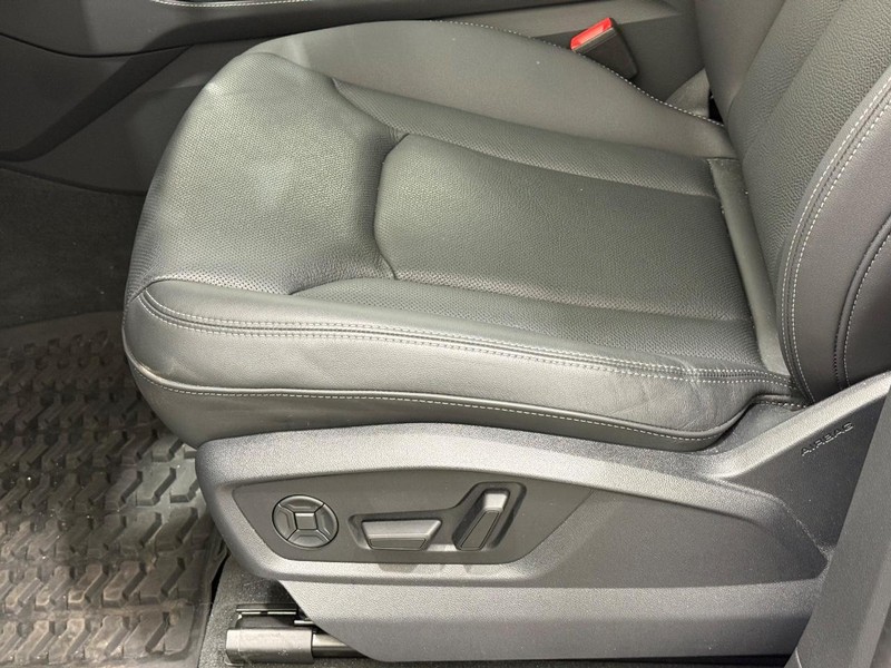 Audi Q8 Vehicle Image 21