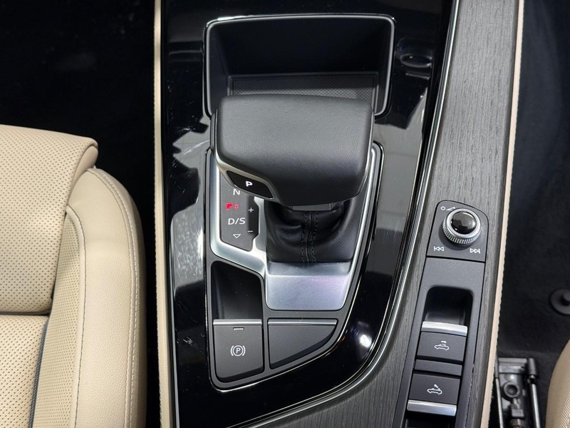 Audi A5 Cabriolet Vehicle Image 10