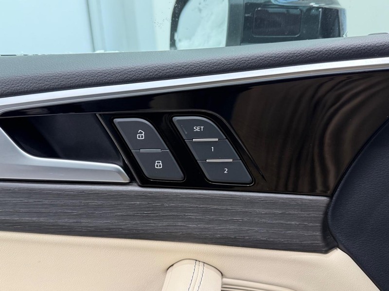 Audi A5 Cabriolet Vehicle Image 12