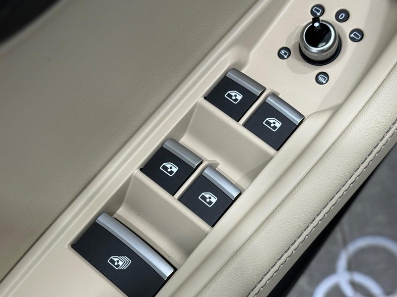 Audi A5 Cabriolet Vehicle Image 18