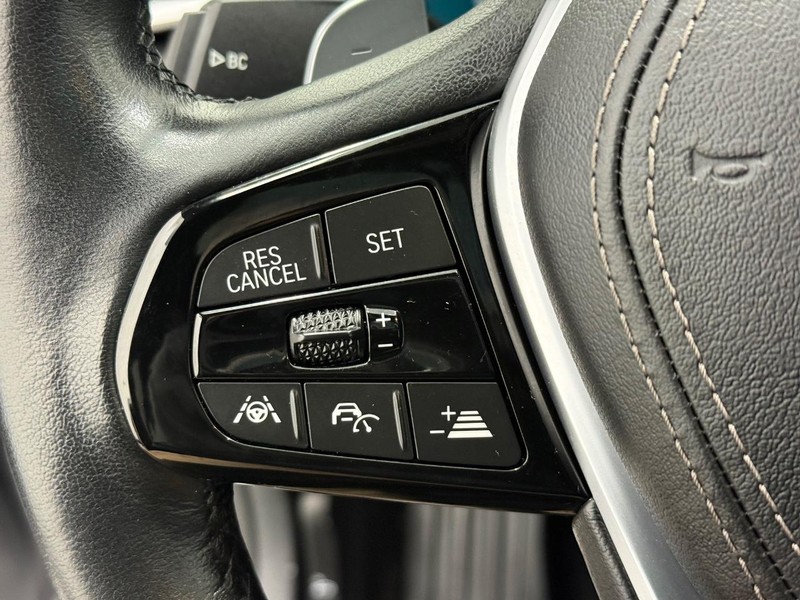 BMW 5 Series Vehicle Image 15