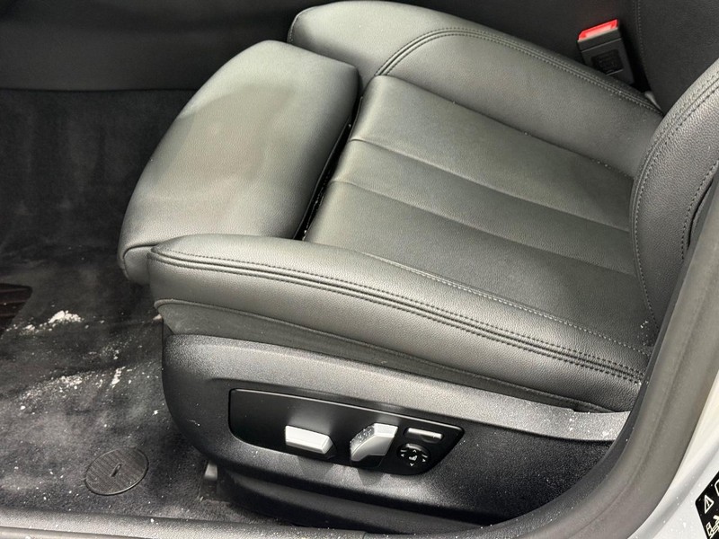 BMW 5 Series Vehicle Image 23