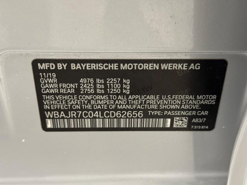 BMW 5 Series Vehicle Image 24