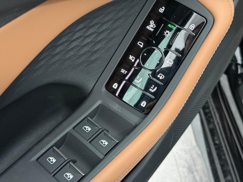 Audi A6 Sedan Vehicle Image 13