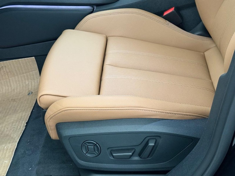 Audi A6 Sedan Vehicle Image 14