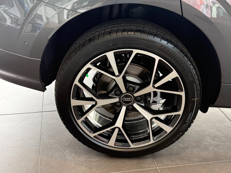 Audi Q3 Vehicle Image 3