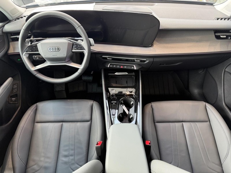 Audi Q3 Vehicle Image 5