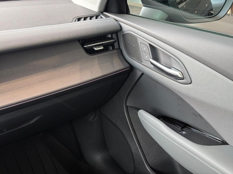 Audi Q3 Vehicle Image 9