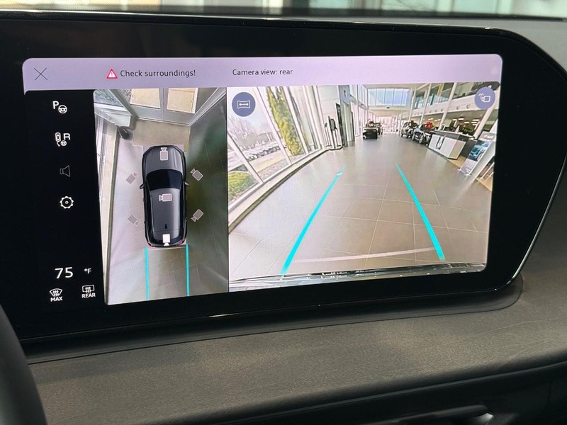 Audi Q3 Vehicle Image 14