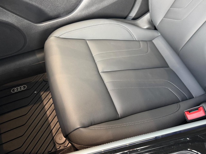 Audi Q3 Vehicle Image 16