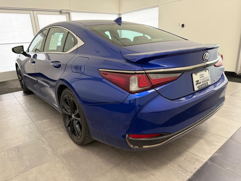 Lexus ES Vehicle Image 5