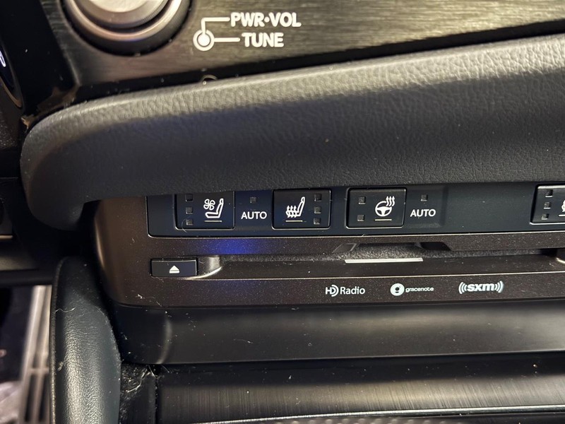 Lexus ES Vehicle Image 15