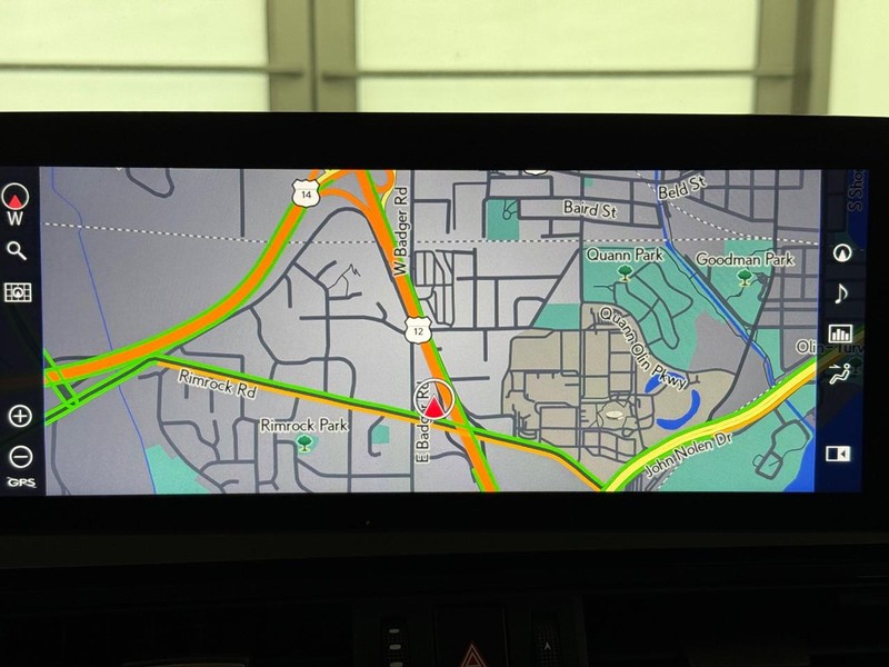 Lexus ES Vehicle Image 16