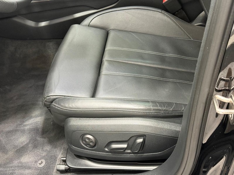 Audi S4 Sedan Vehicle Image 21