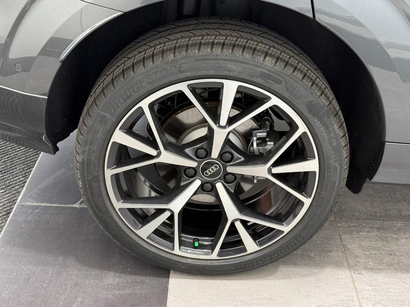 Audi Q3 Vehicle Image 3