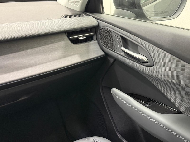 Audi Q3 Vehicle Image 9