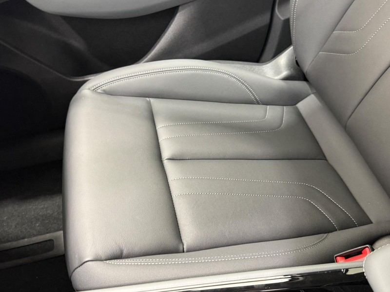 Audi Q3 Vehicle Image 16