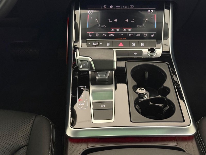 Audi Q8 Vehicle Full-screen Gallery Image 11