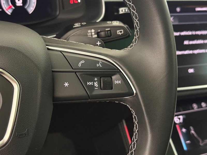 Audi Q8 Vehicle Full-screen Gallery Image 15