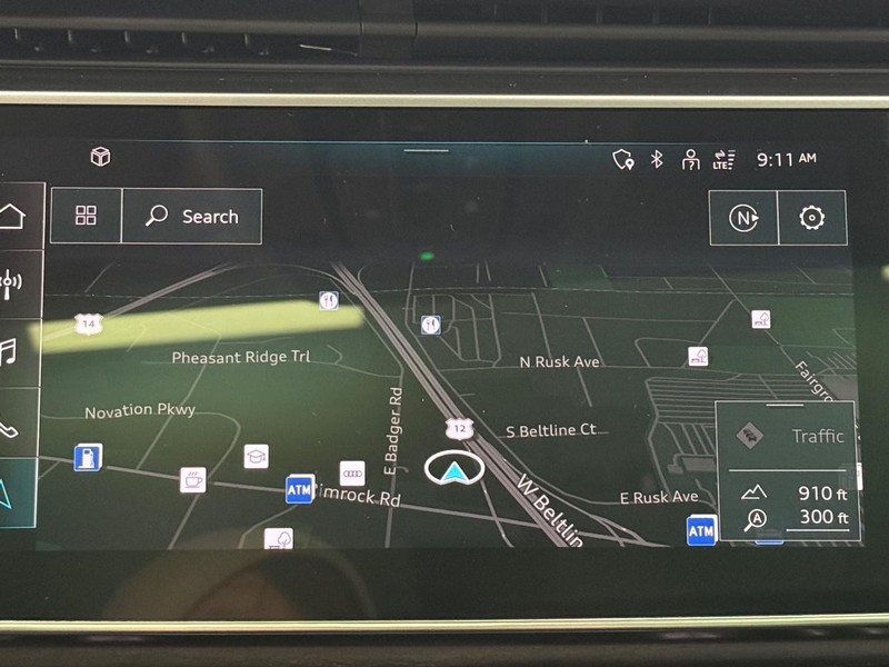 Audi Q8 Vehicle Full-screen Gallery Image 17