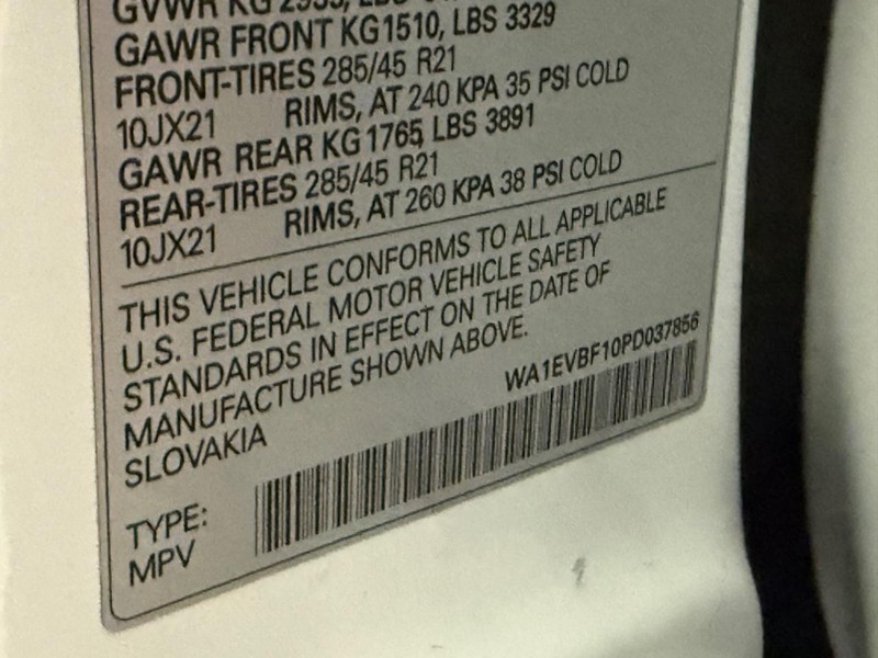 Audi Q8 Vehicle Full-screen Gallery Image 20