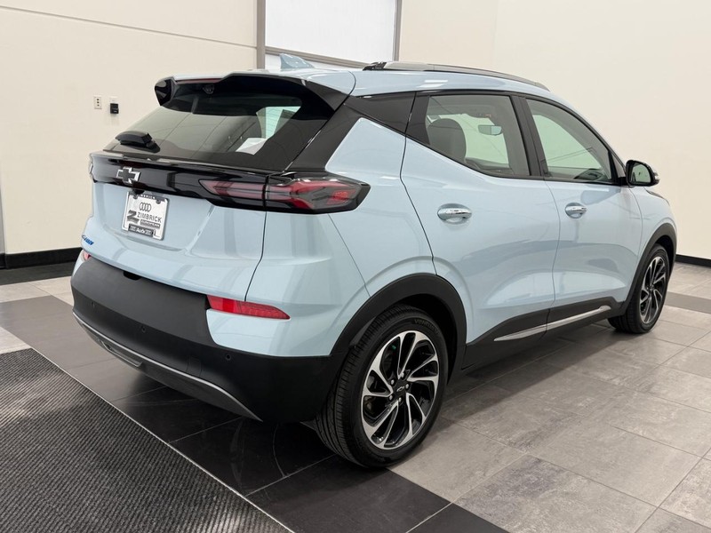Chevrolet Bolt EUV Vehicle Image 2
