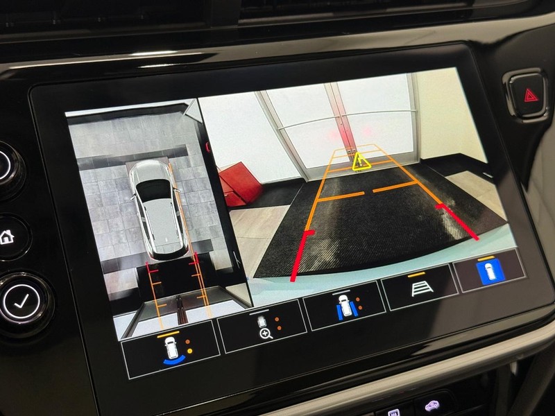 Chevrolet Bolt EUV Vehicle Image 18