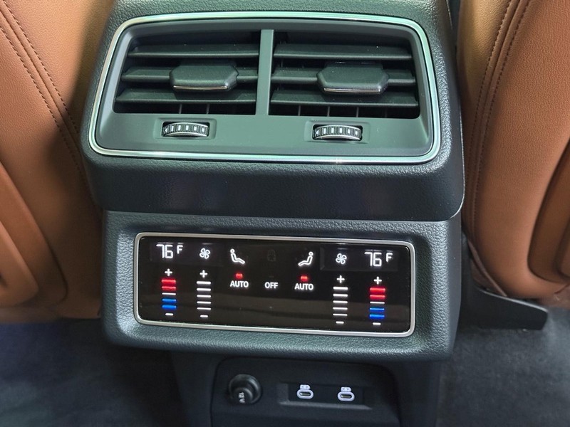 Audi e-tron Vehicle Image 12