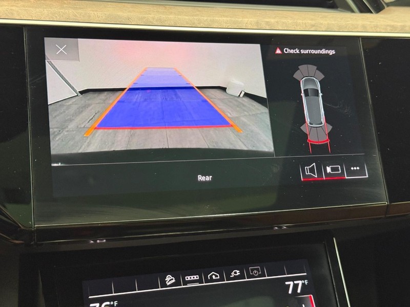 Audi e-tron Vehicle Image 18