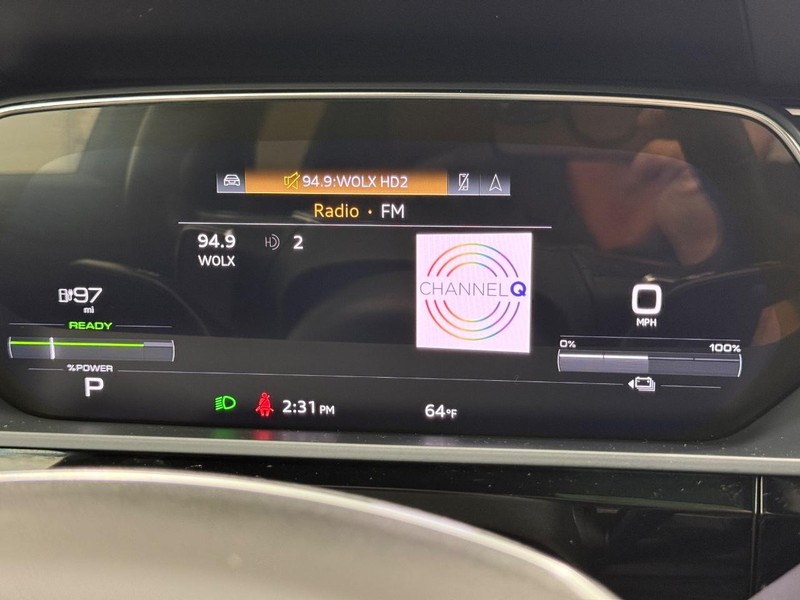 Audi e-tron Vehicle Image 22