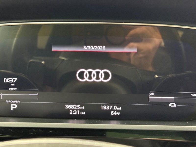 Audi e-tron Vehicle Image 23